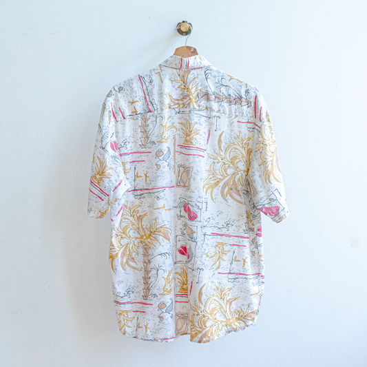 Classic vintage shirt in White red yellow Fresh vintage