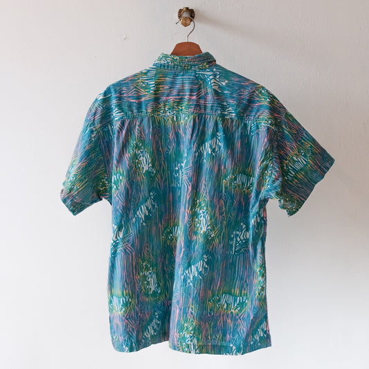 groenblauw-vintage-hemd-met-streepjes-in-verschillende-kleuren-roze-wit-geel