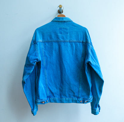 lichtblauwe vintage jeansjas achterzijde