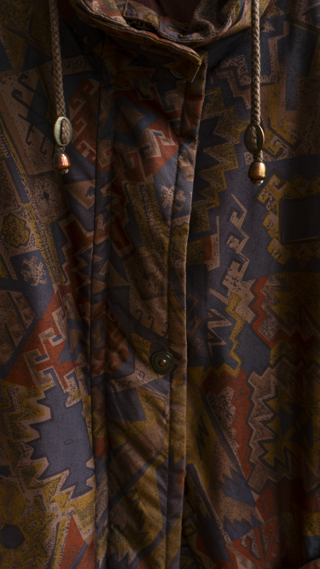 close-up drawstring and buttons brown patterned eighties winter coat Fresh Vintage