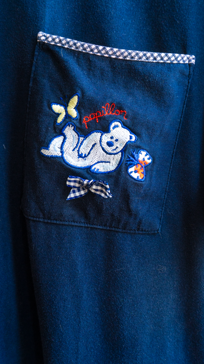 zoom-in teddybeer op borstzak vintage blauwe nachtjapon jaren 90 fresh vintage