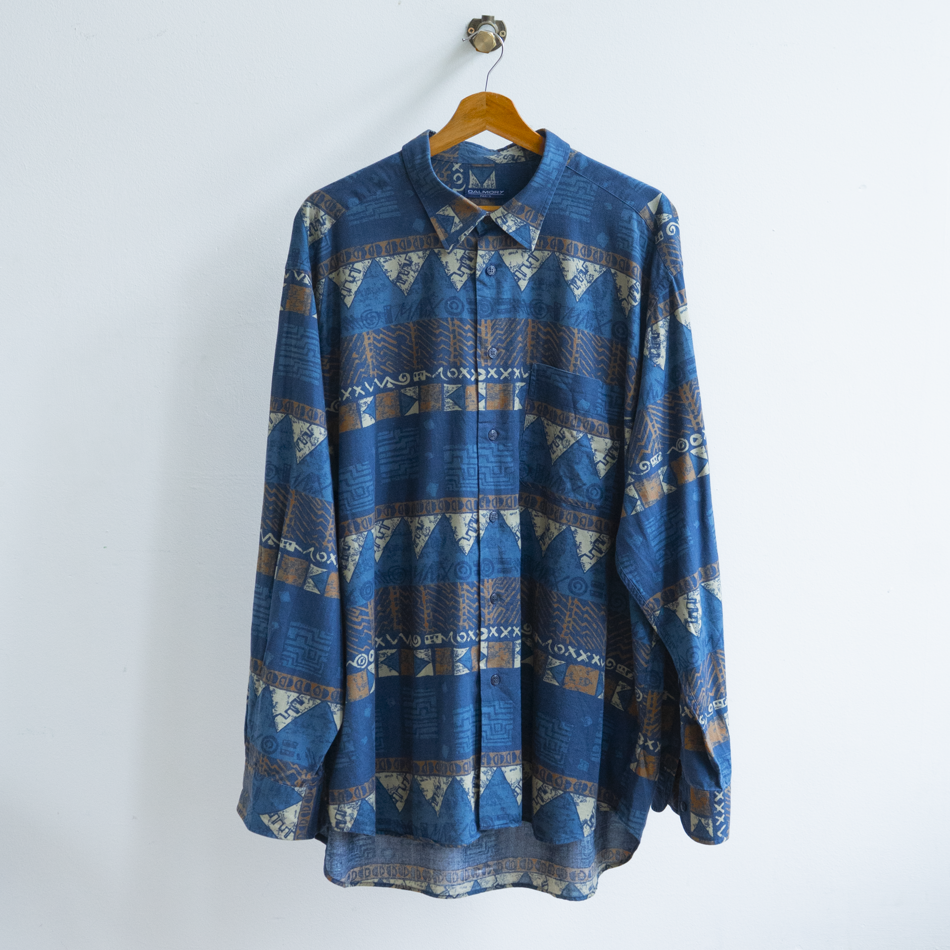 dark blue secondhand patterned shirt beige brown