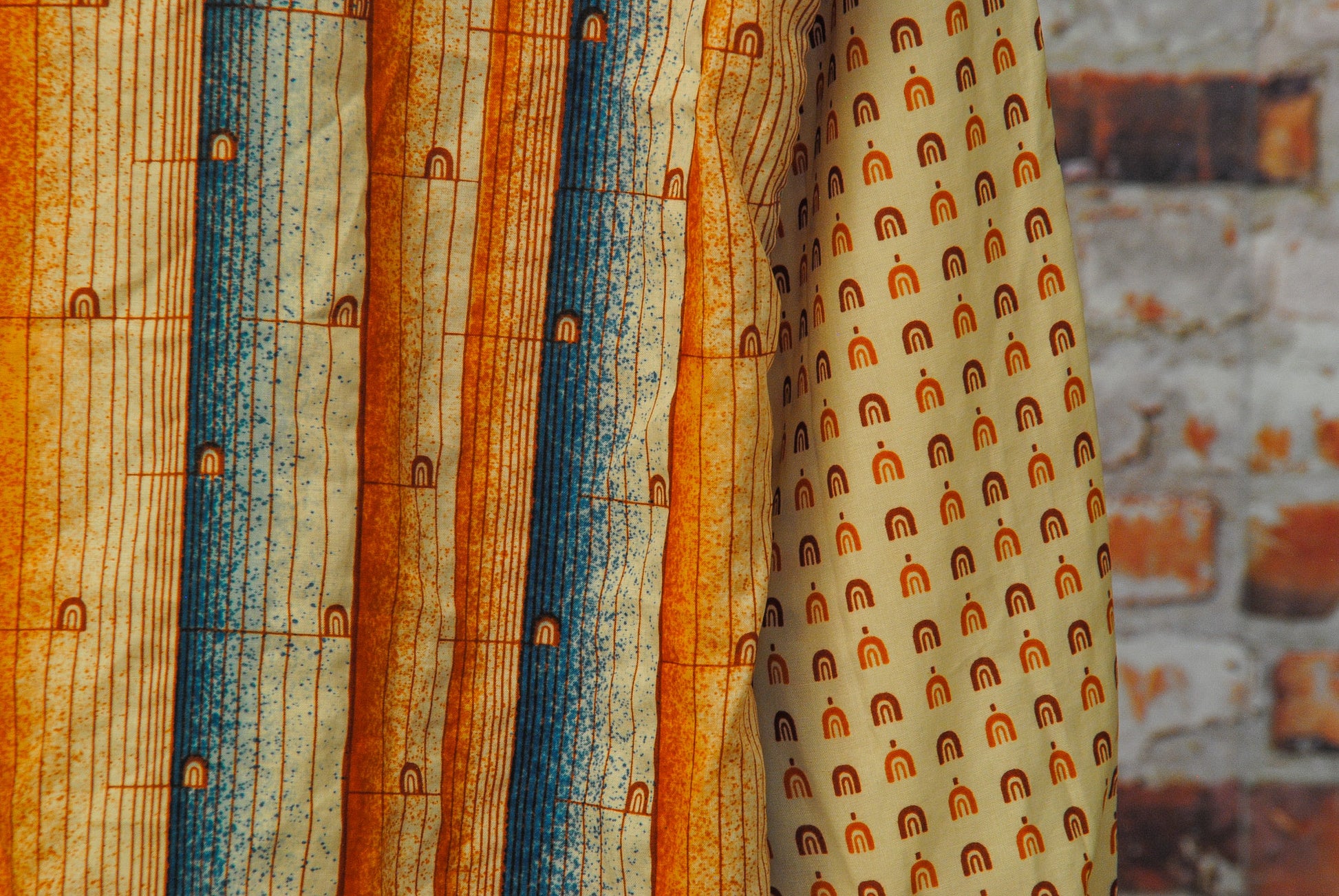 fresh-vintage-seventies-vintage-hemd-met-regenboog-patroon-ingezoomd