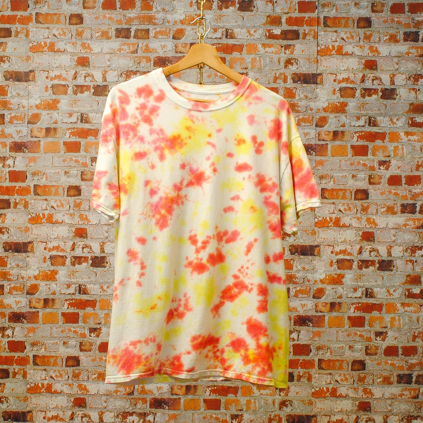 geel-oranje-tie-dye-tshirt